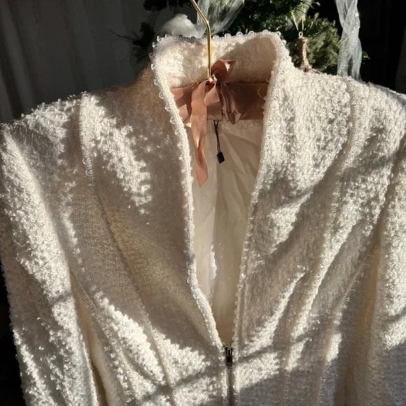 Women's Escada White Beaded Blazer - Picture 11 of 12